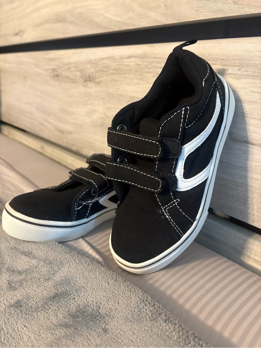 Kids Black Canvas Hook And Loop Fasteners Sneakers with White Accent Size 11